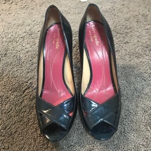 6.5 Kate spade navy pumps